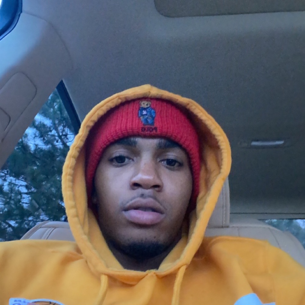 Meet your Posher, Devonte